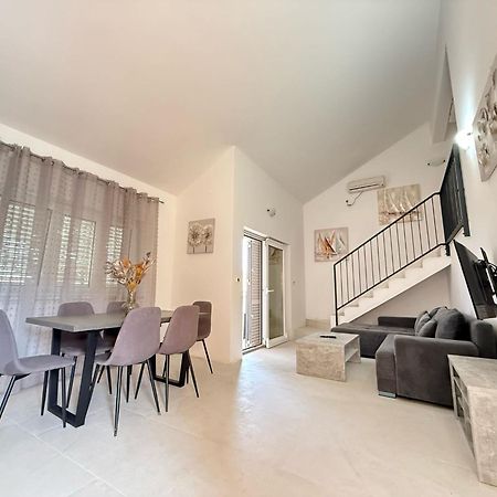 Apartments Andela Petrcane Bagian luar foto